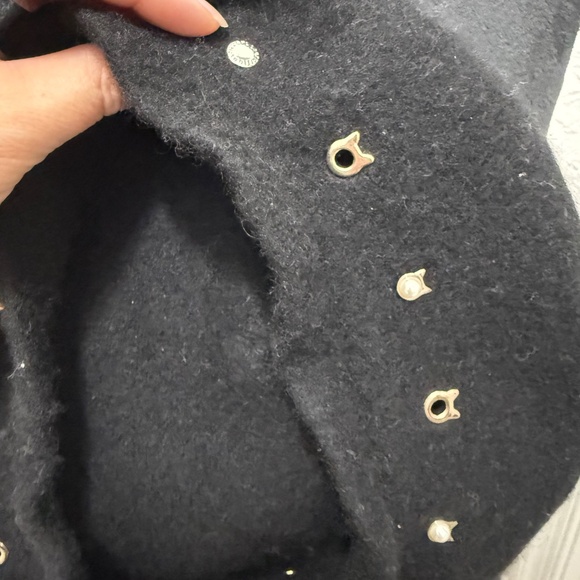 Karl Lagerfeld Paris Black Wool Beret – Gold Cat Motif | New With Tags main image 4